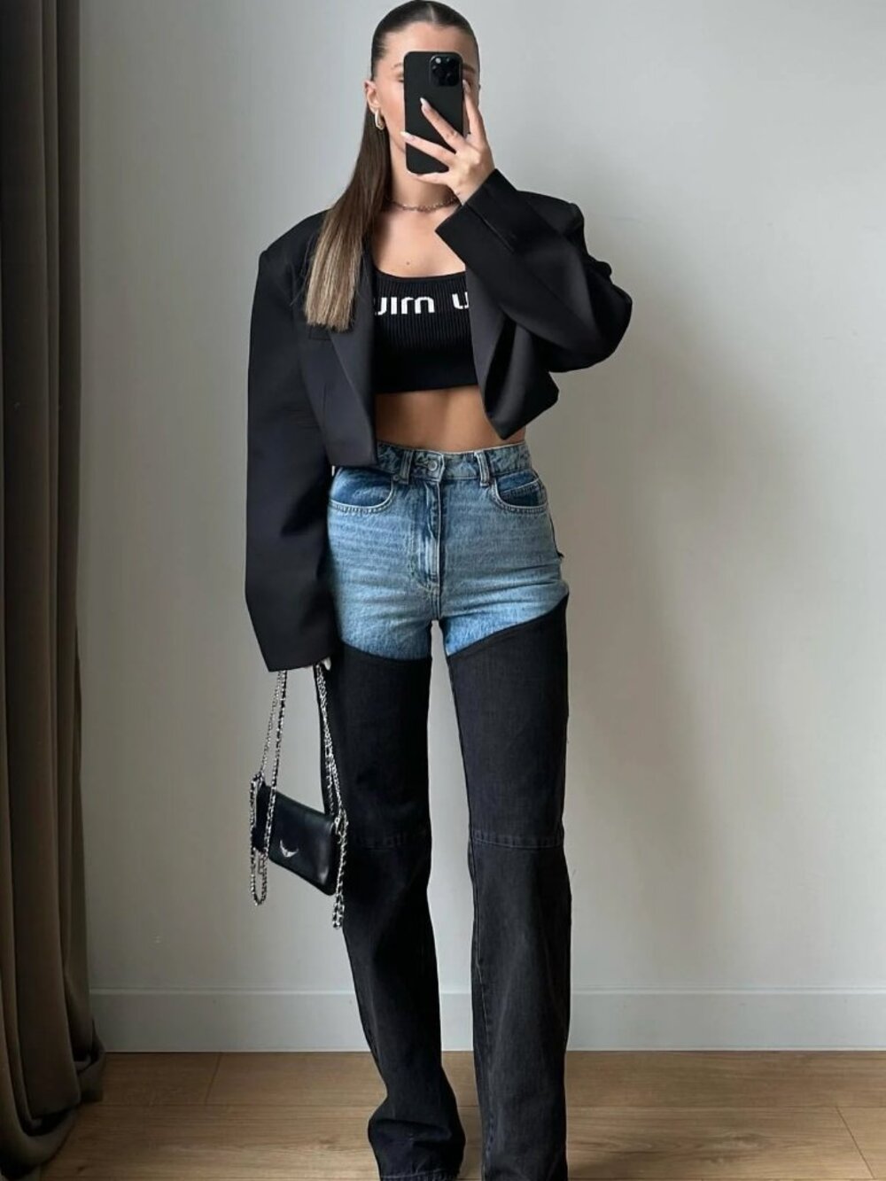 Super Flattering Two-toned Piral Jeans - Picture 4 of 5